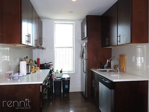 5th image of 22 Harrison Pl APT 3A
