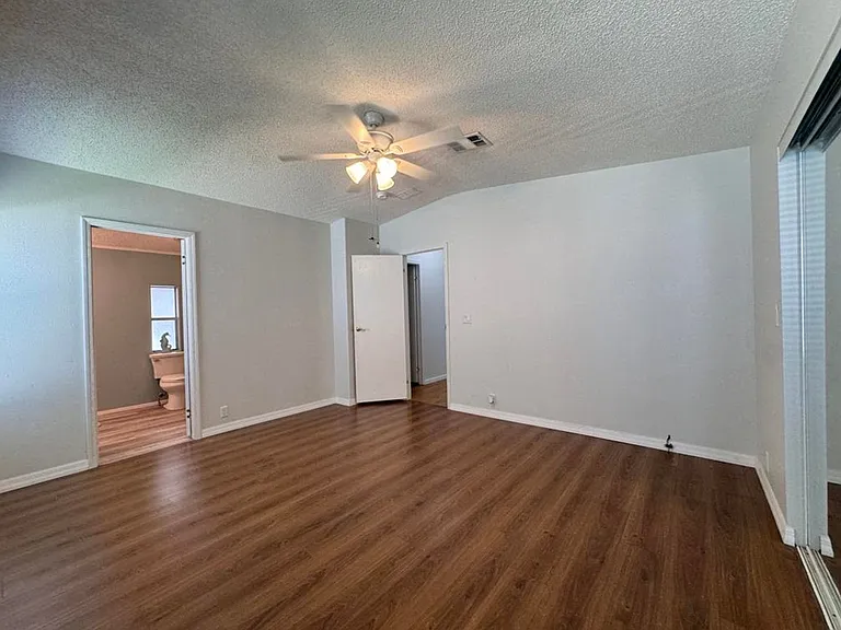 25 Winthrop Ln — Photo 12