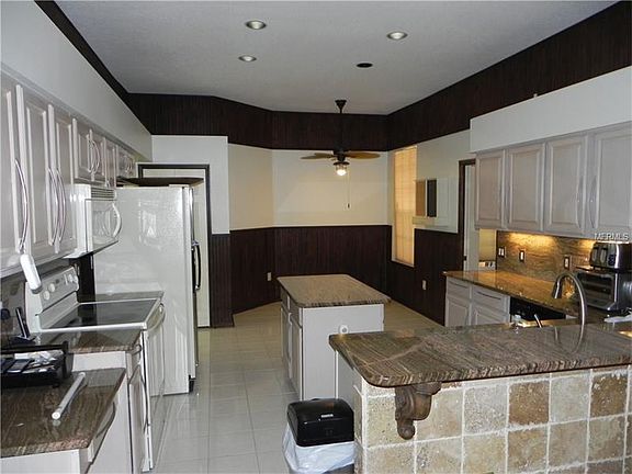 2nd image of 2637 Shinoak Dr