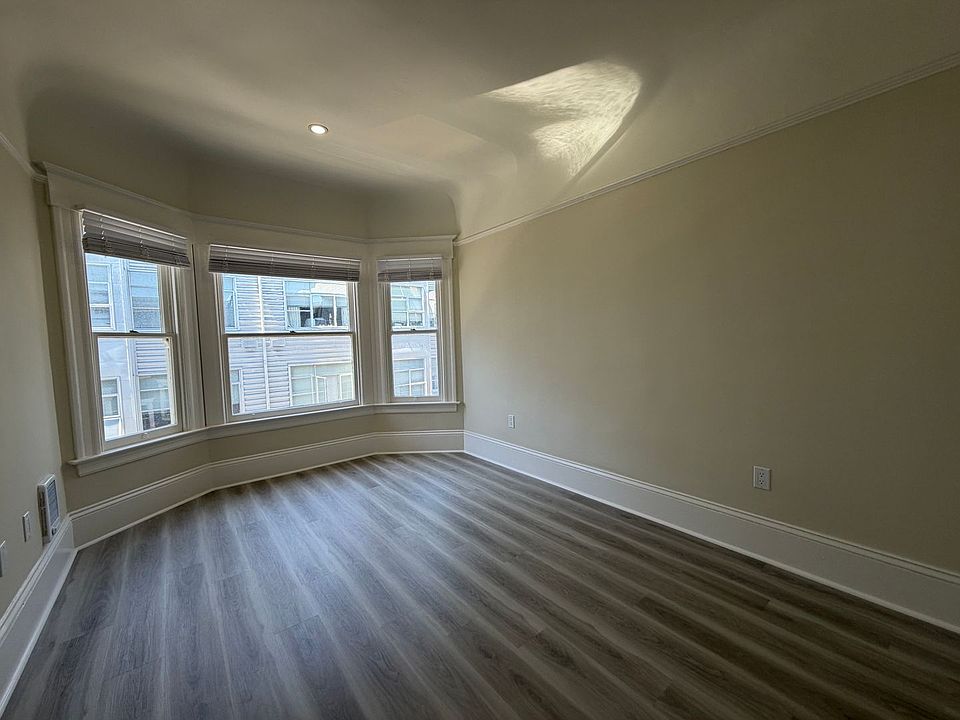 1st image of 569B Minna St #569B
