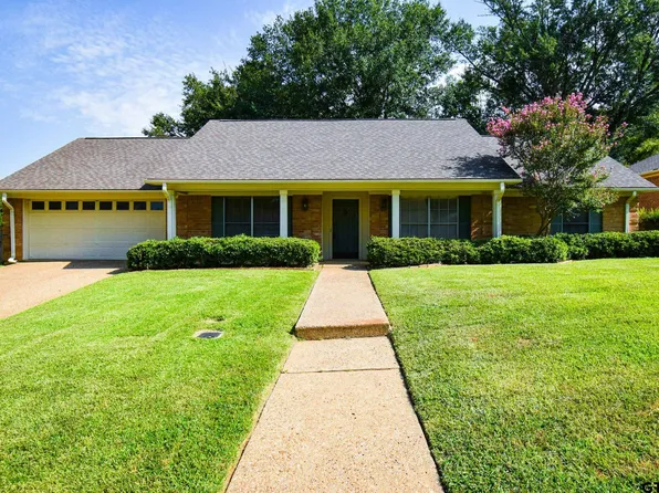 713 Meadow Creek Dr, Tyler, TX 75703