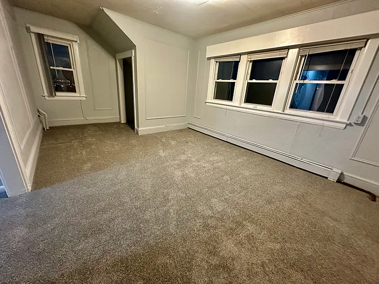 546 Victory Ave #2 — Photo 3