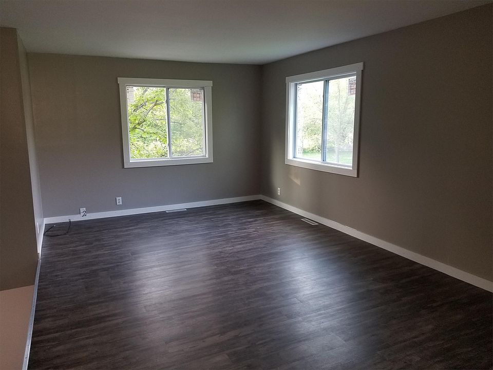 2nd image of 1921 Willson Ave