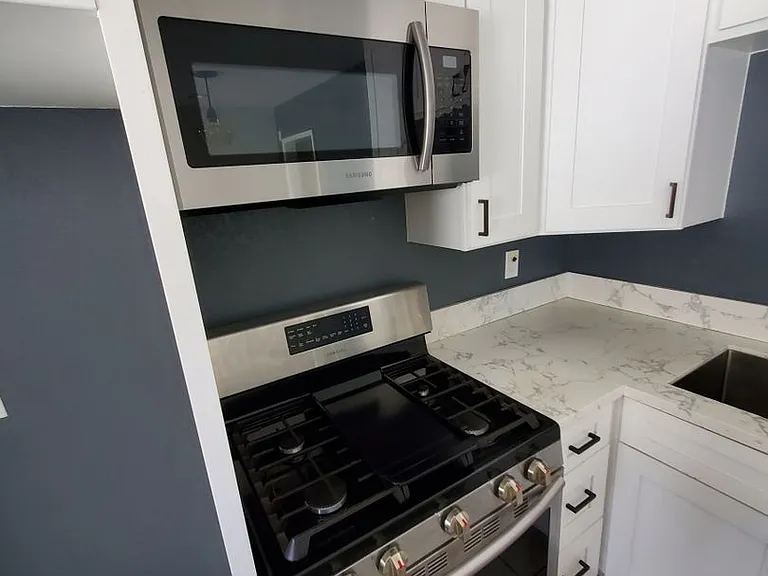 10037 Samoa Ave — Photo 4