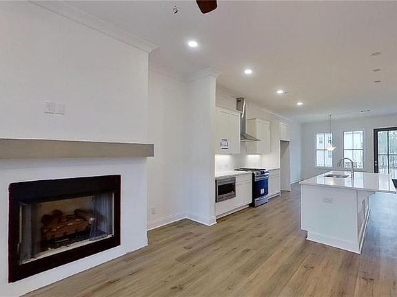 5th image of 5019 Sealy Cir #79