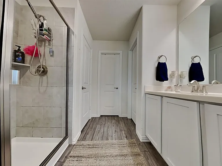700 Pearl Way — Photo 4