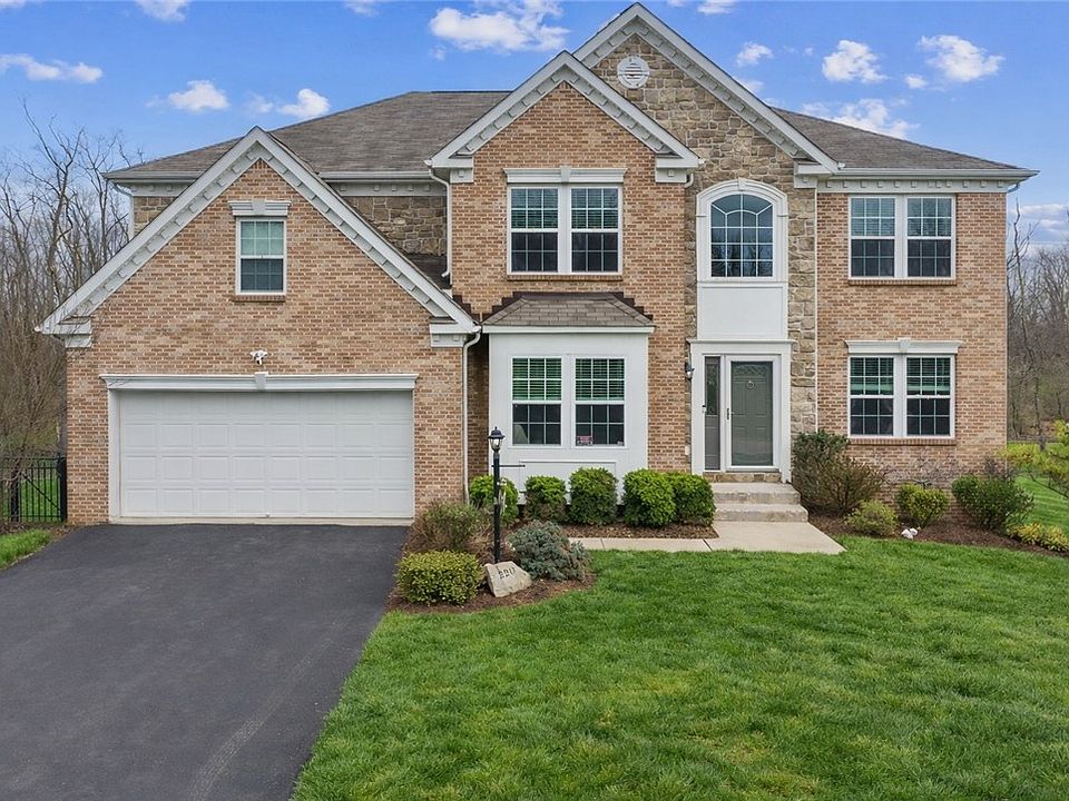 1st image of 220 Williamsburg Dr