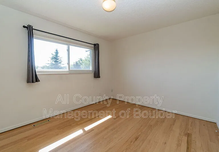 1530 Ithaca Dr — Photo 7