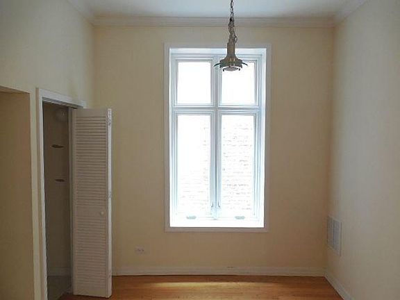 3rd image of 2707 W Medill Ave #3