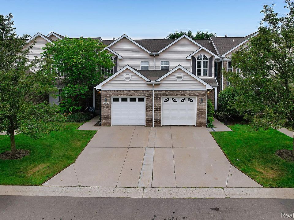 1st image of 834 Natures Cove Ct