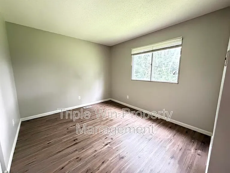 2372 Rockymont Dr — Photo 24