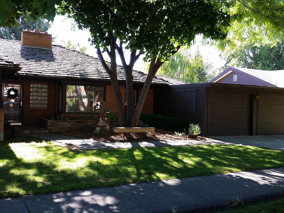 Front of House / Garage