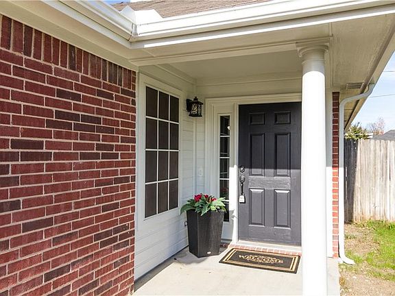 4th image of 1028 Heberle Dr