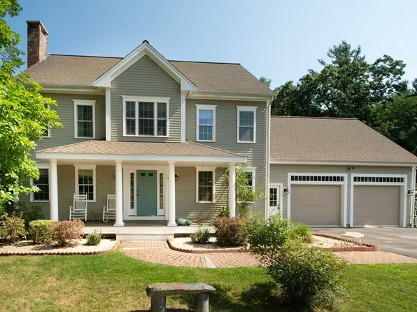15 Hillside Ln, Bridgewater, MA 02324
