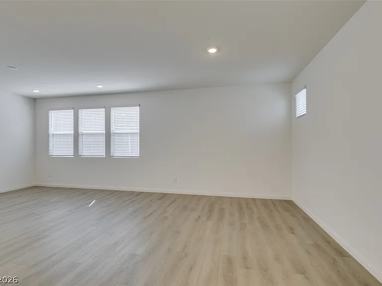 9133 Vesey Ave — Photo 16