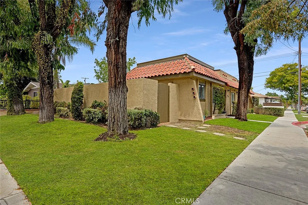 2 bed, 1100 sqft, $3,150 — Photo 3