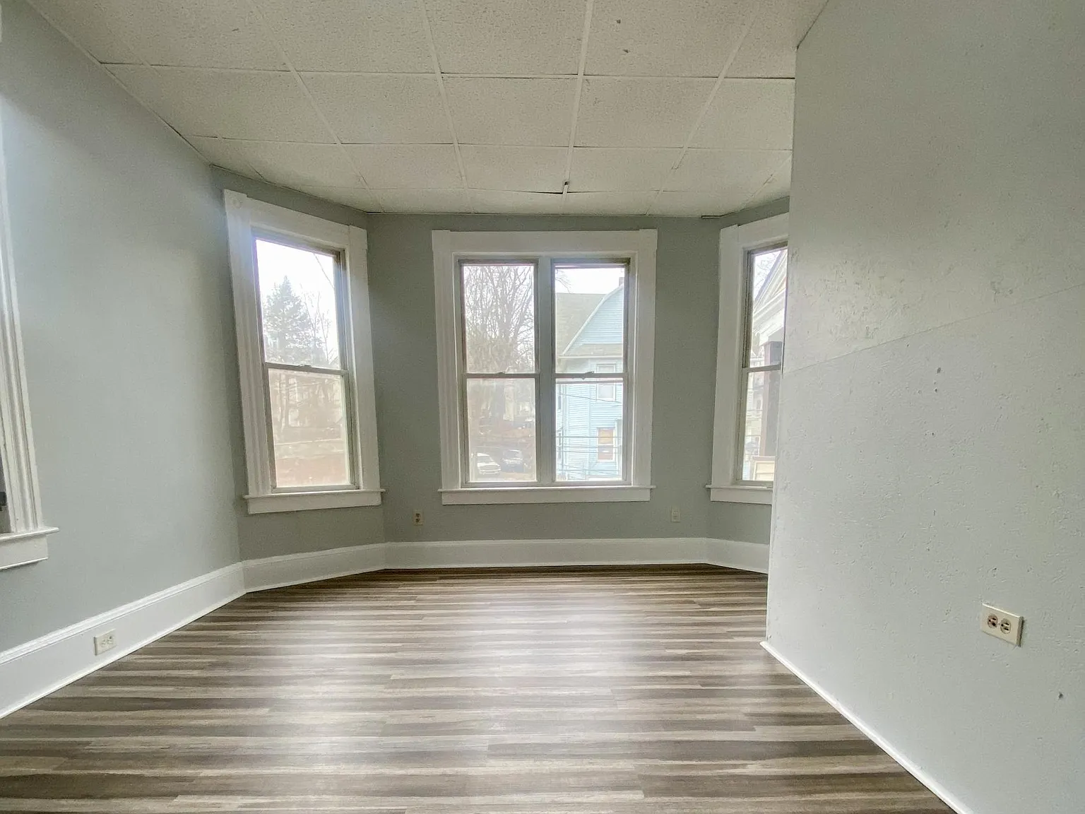 3 bed, 1000 sqft, $1,500 — Photo 4