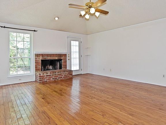 5th image of 2812 Country Villa Cir