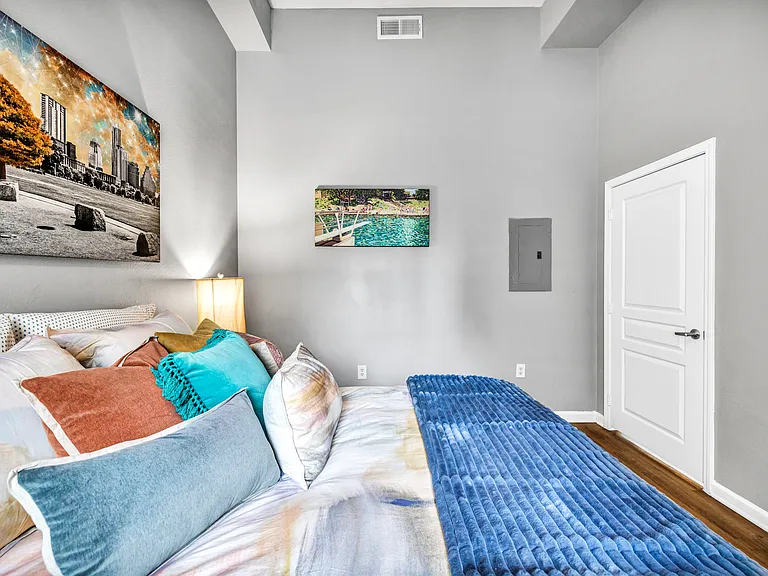 The Quarters Nueces House (Student Housing - Rent by the Bed) — Photo 89