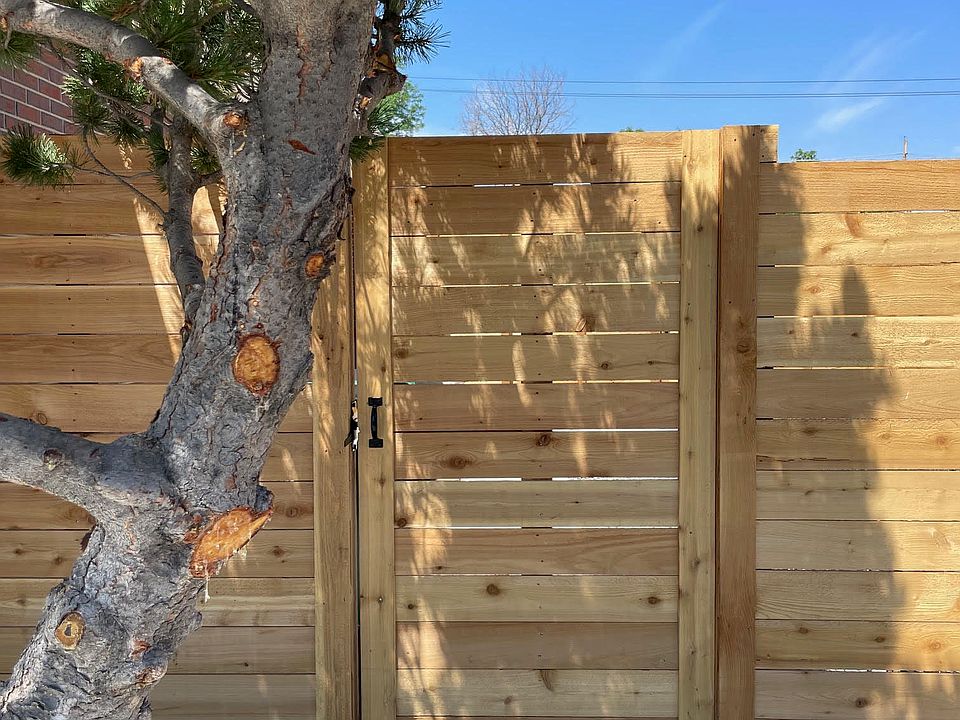 Gate