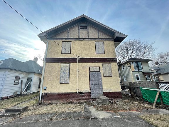 4th image of 907 N Hazel St