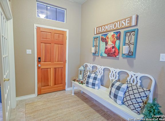 3rd image of 1125 Country View Dr