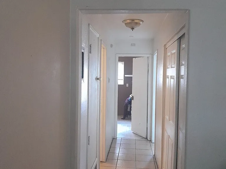 1141 W D St #D — Photo 7