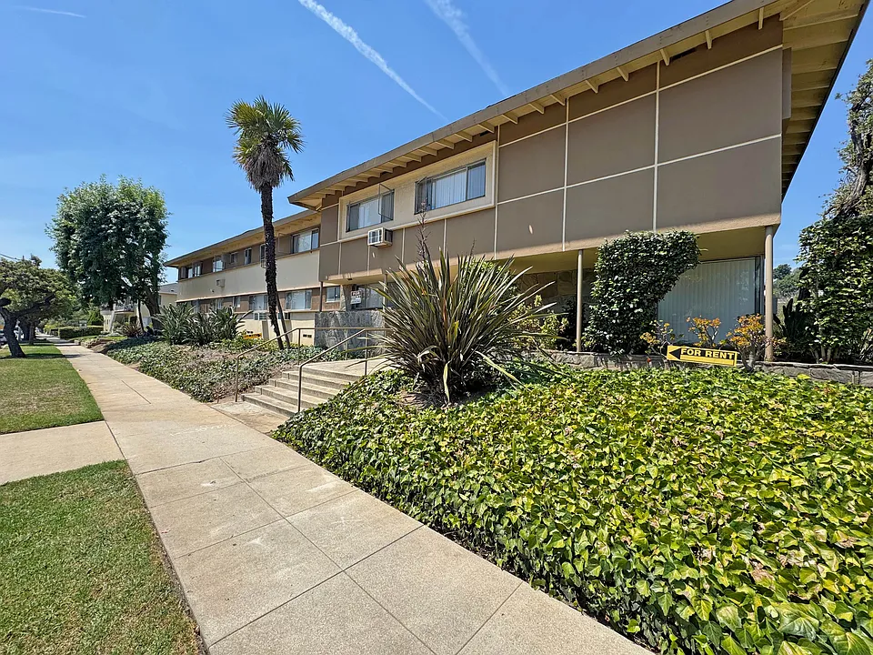 1170 Huntington Dr #C1