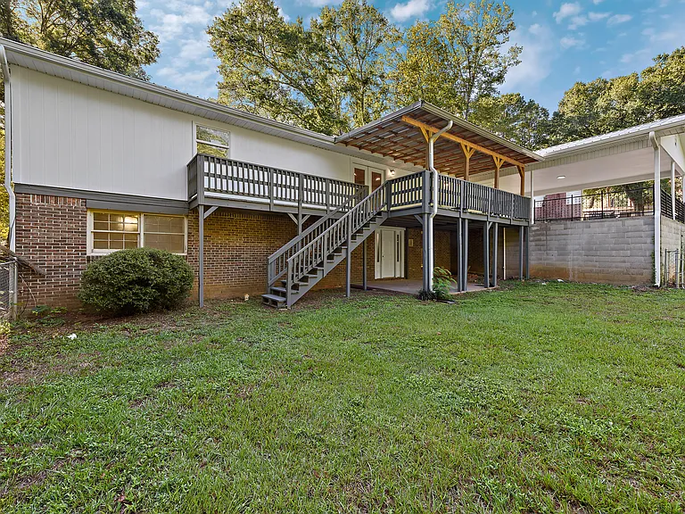105 Windcreek Ln — Photo 12