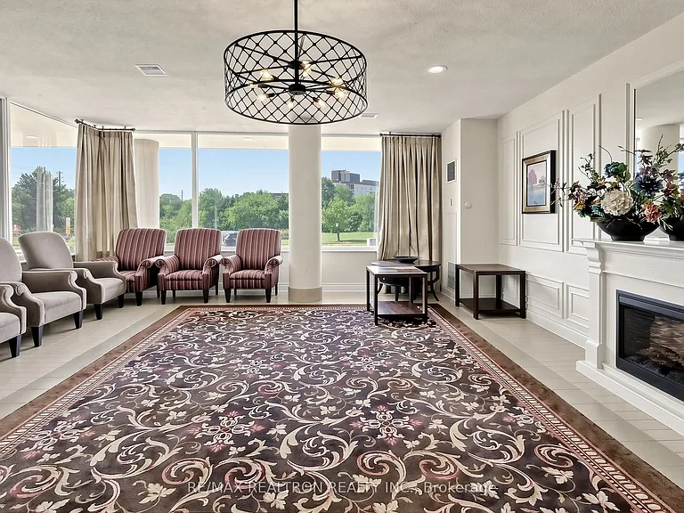 326 Major Mackenzie Dr E #307 — Photo 36