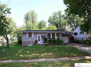 7630 Charles St, Omaha, NE 68114
