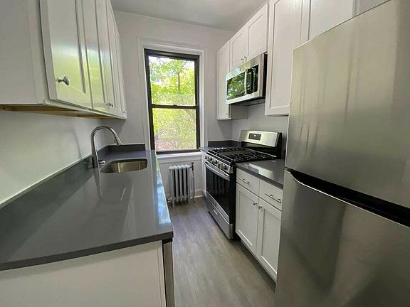 4th image of 80-32 Grenfell St #21