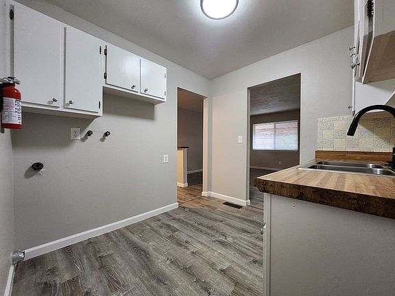 5th image of 215 1/2 W Ramona Ave