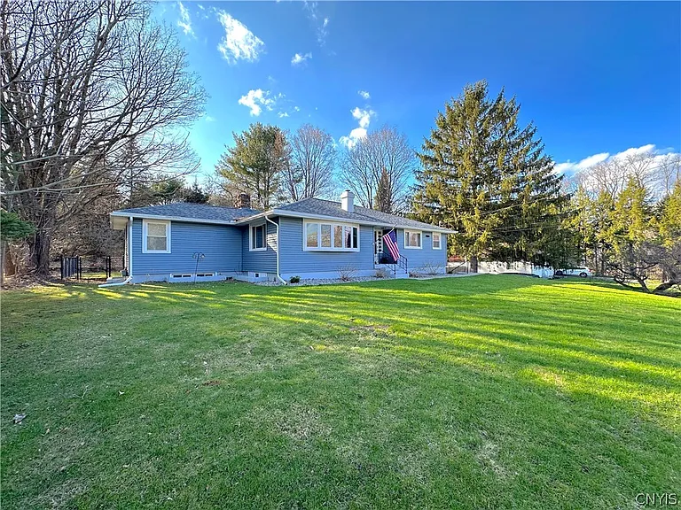 4055 Bristol Rd — Photo 2