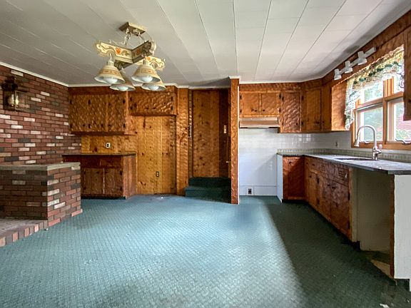 5th image of 123 Seelye Rd