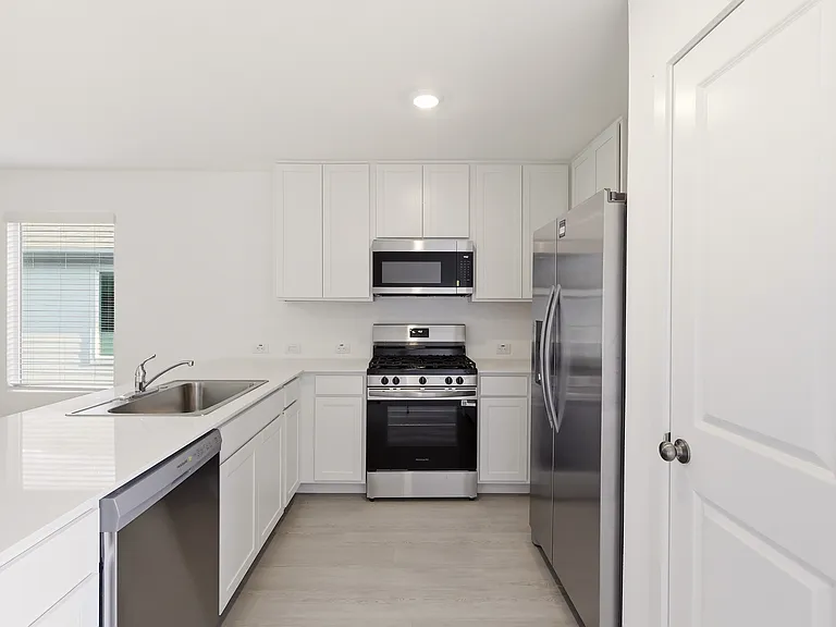 3145 Campeiro Ave — Photo 5