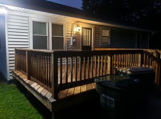 125 York Dr, Yorktown, VA 23690