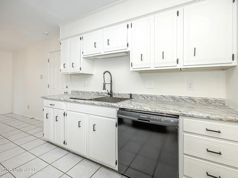 1213 King Henry Dr — Photo 23