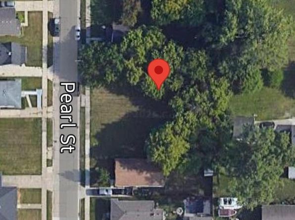 25346 Pearl St, Roseville, MI 48066