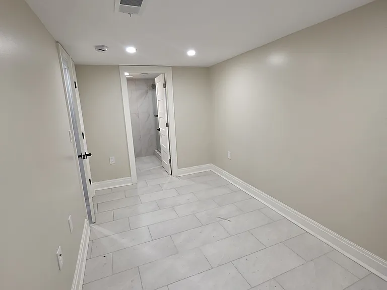 1453 Morris Ave #2 — Photo 12