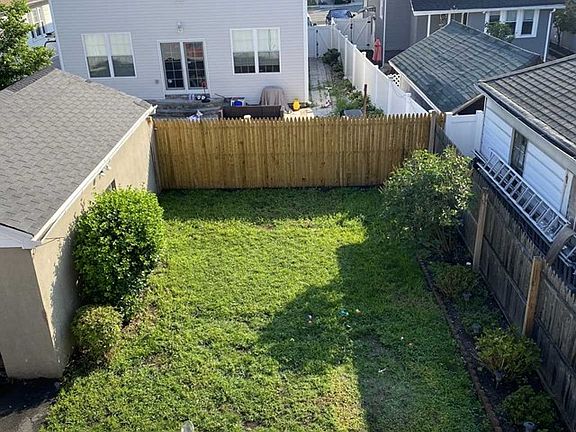 5th image of 455 Columbia Ave #1