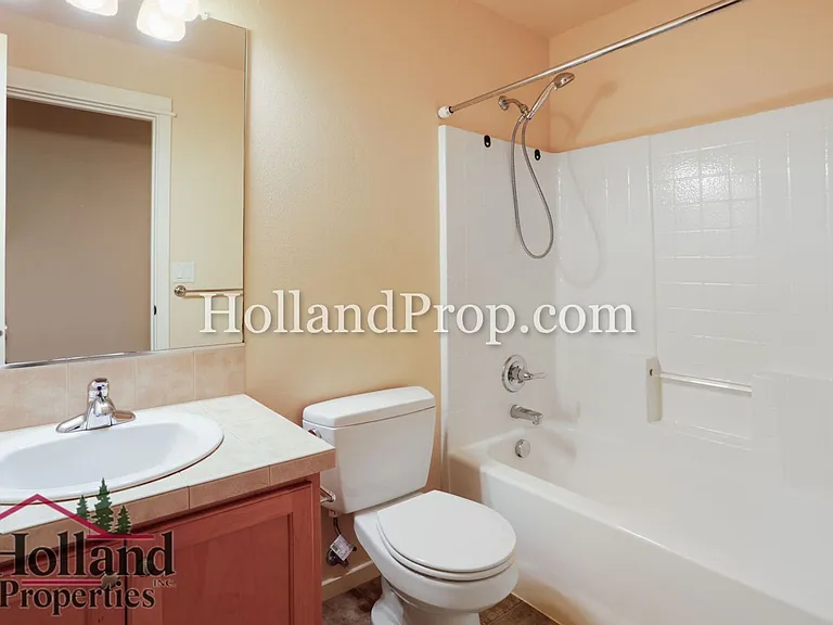 770 NE 72nd Ave — Photo 15