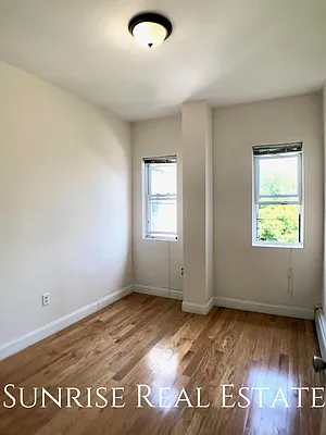 Rented by Sunrise Real Estate | media 85