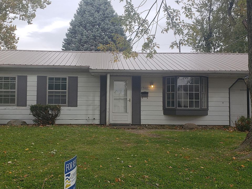 923 Hillside Dr, Danville, IL 61832 Zillow