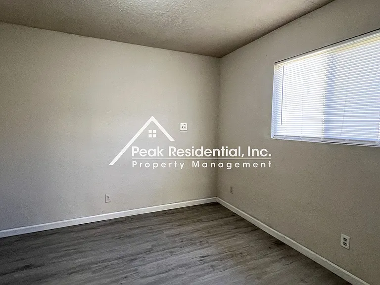5912 Del Campo Ln — Photo 6