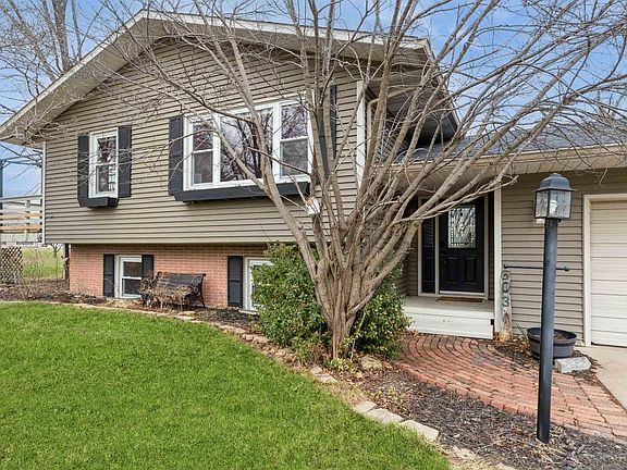 2nd image of 603 Suncrest Dr