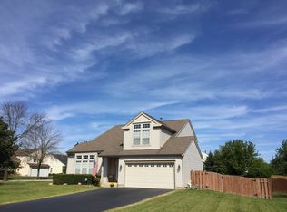 995 Pembridge Rd, Lake Zurich, IL 60047