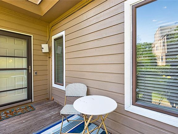 4th image of 2748 Manoomin Pl