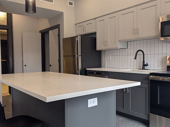 3rd image of 1904 Farnam St #502