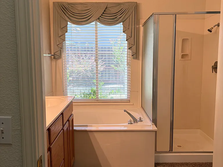 2909 Ashbrook Ct — Photo 10
